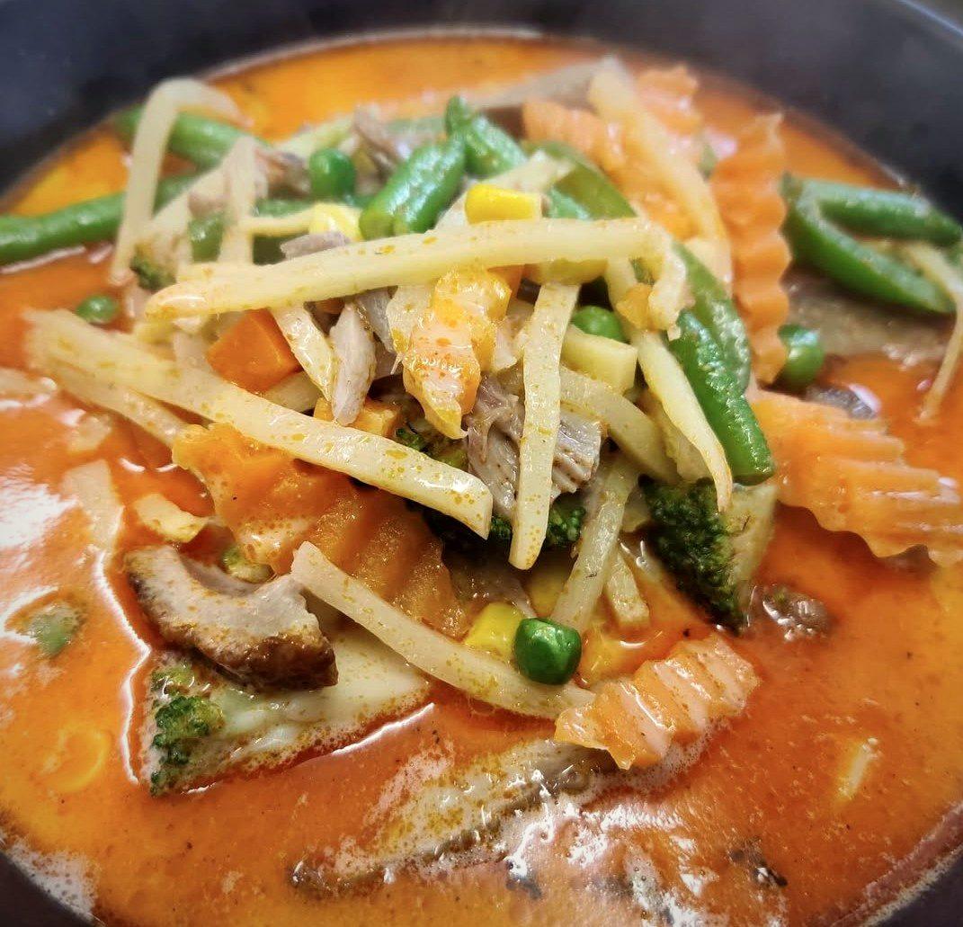 Red curry with bamboo shoots and beans